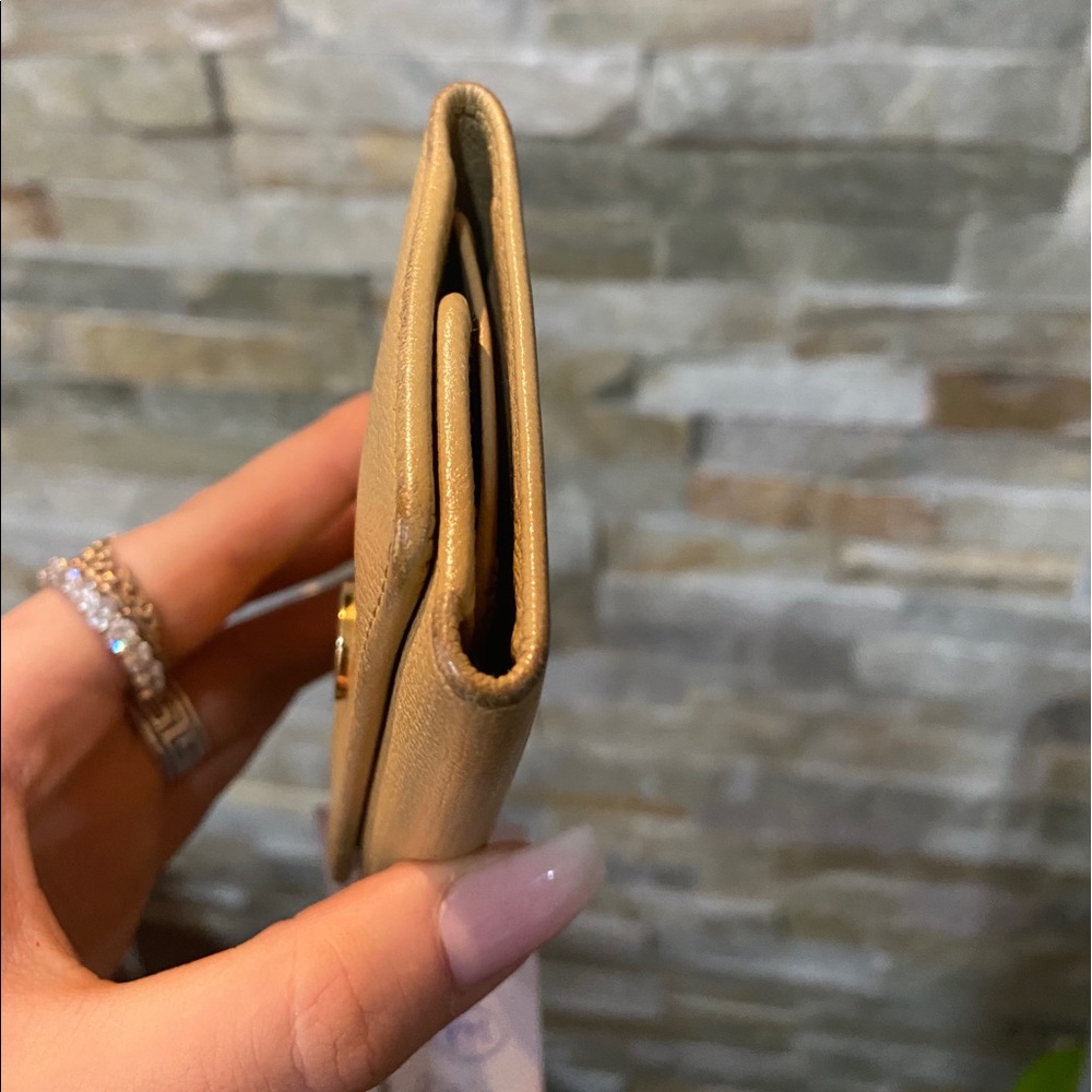 Chanel Calfskin CC button key holder - Picture 2 of 12